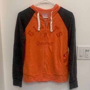 SF Giants zip up